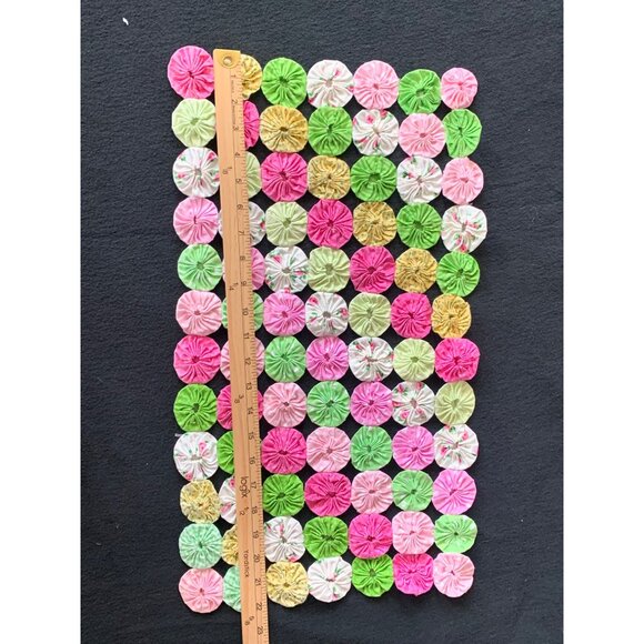 Handmade Vintage Yo-Yo Doily with Pastel Floral & Solid Fabrics 12"x22" Quilting - Picture 5 of 10